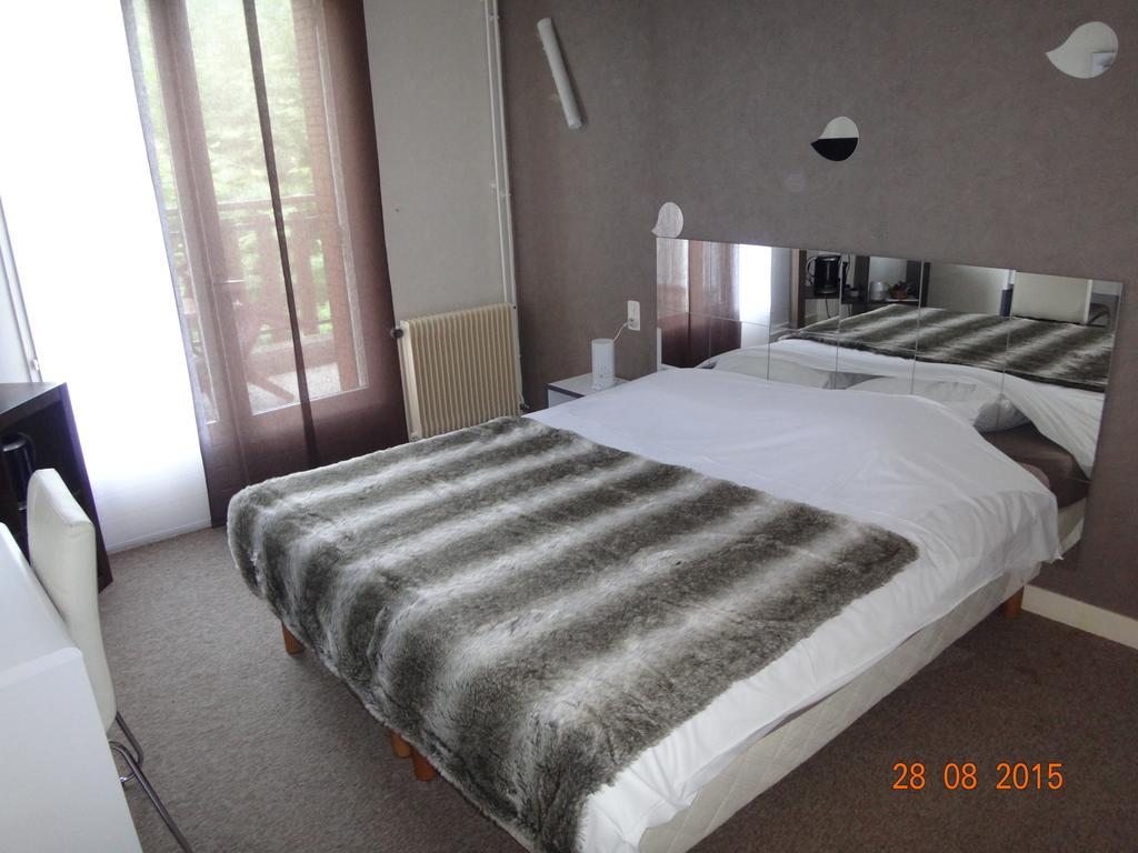 Hotel Bon Accueil Oyonnax Cameră foto